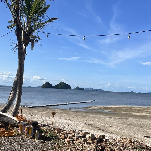 ชาร์จแบตให้ตัวเองที่ Coco sawi homestay ชุมพร