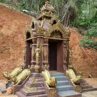 Unseen พระธาตุภูเข้า สามเหลี่ยมทองคำ