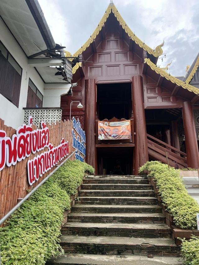 พาไปมูที่วัดป่าแดด วัดดังและปังที่สุดในเชียงใหม่ 