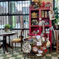 โต๊ะแดง บ้านอาจ้อ ร้านอาหารในบ้าน