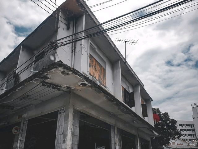 Montrio Reflow ร้านกาแฟสไตล์วินเทจ เมืองเชียงใหม่