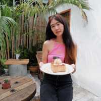 #ร้านลับพัทยา #Besideu #คาเฟ่ขะหนม 