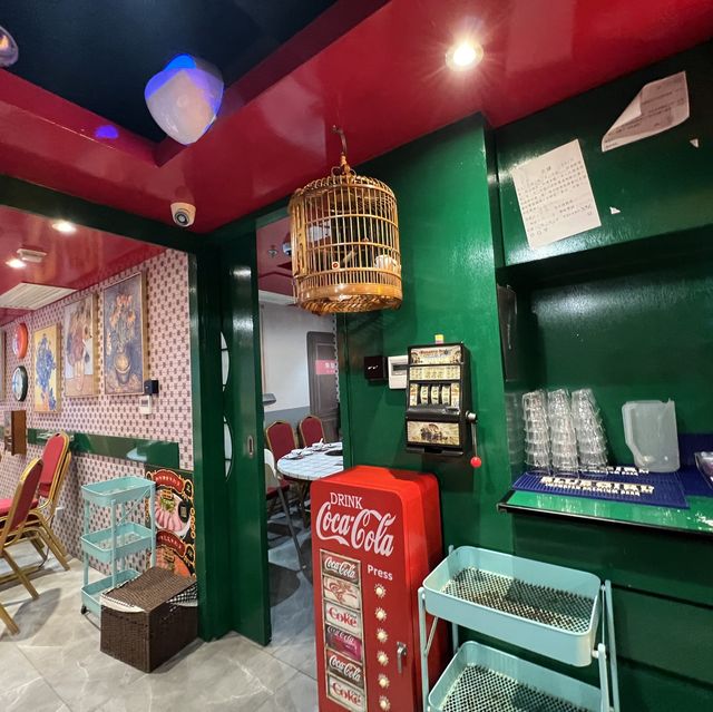 《尖沙咀充滿懷舊特色雞煲店》
