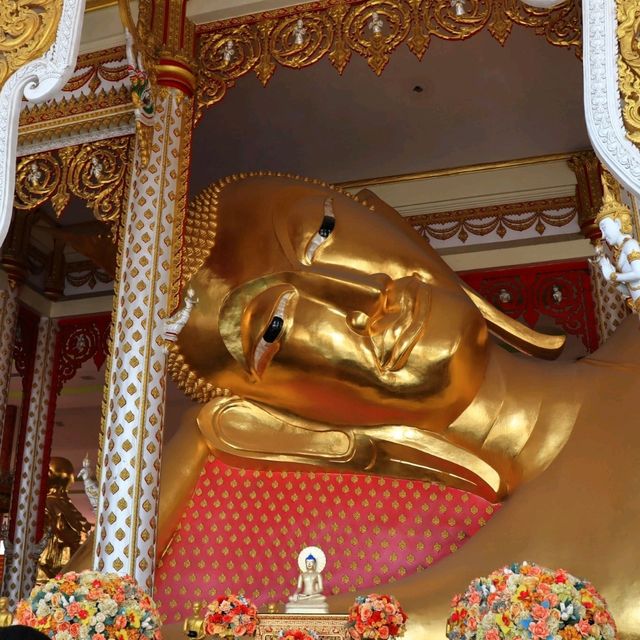 นั่งเรือ ไหว้พระ นั่งชิลล์คาเฟ่ คลองอ้อมนนท์