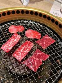 「盡情吃到飽燒肉，價格優惠」