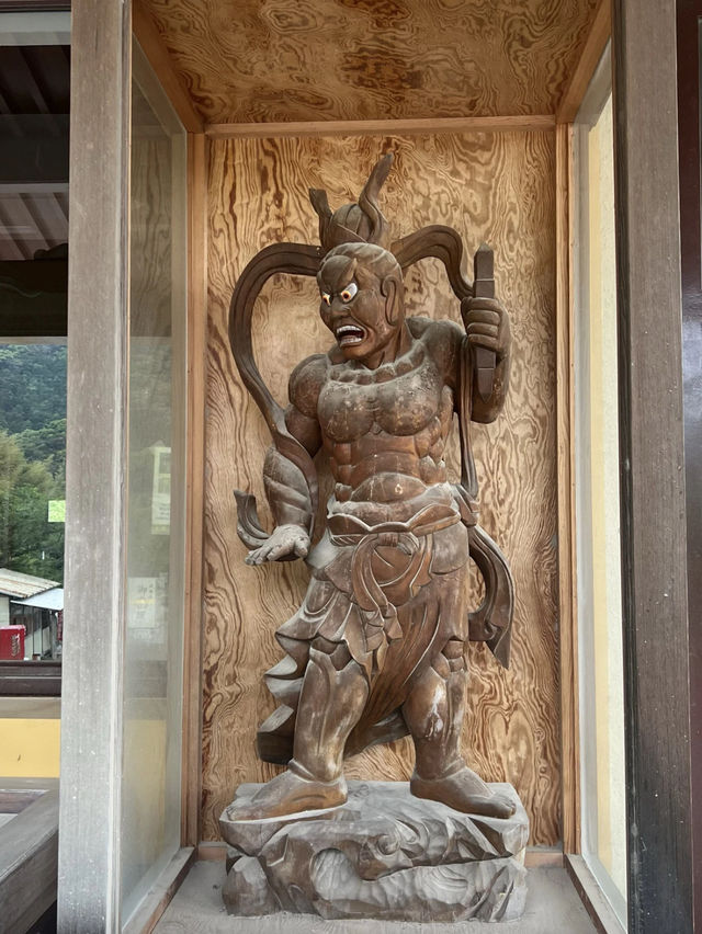 【福岡神社】お寺から海を眺めることができる大きな不動寺