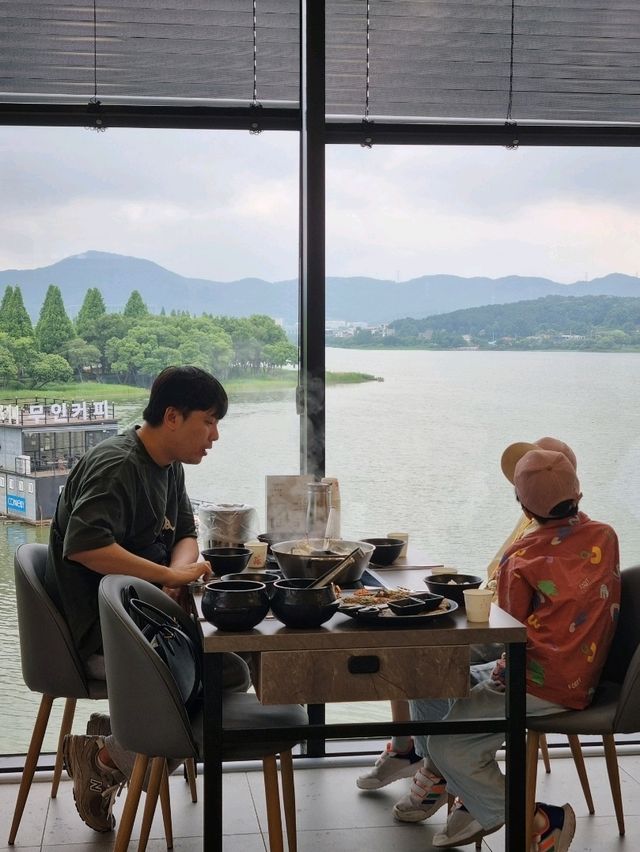 호수뷰 칼국수 맛집