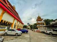 메콩강변 공원 앞 고즈넉한 사원..Wat Xieng Nyeun 
