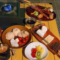 【東京】都心の高級ホテルプールサイドで大人のプチBBQ🔥