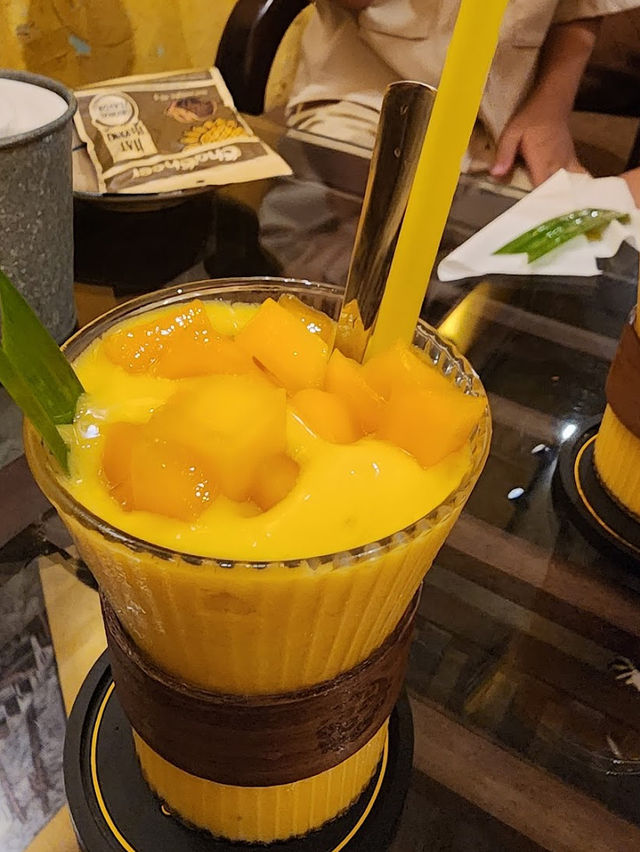⸝⸝ʚ̴̶̷̆ˬʚ̴̶̷̆⸝⸝❤︎ 다낭 웃띠크 카페 Út Tịch café