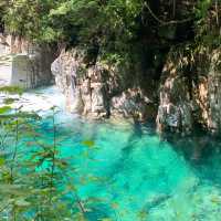 【長野】絶景エメラルドグリーンの川で川遊び