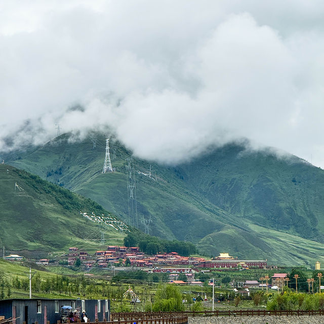 🇨🇳 Xinduqiao: A Picturesque Gateway in Ganzi Prefecture