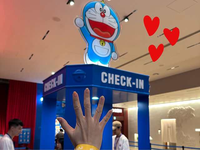 ‼️展覽只到8月18號‼️「100%多啦A夢 & Friends」巡迴特展的室內收費區 ：找回童年回憶，絕對不容錯過‼️