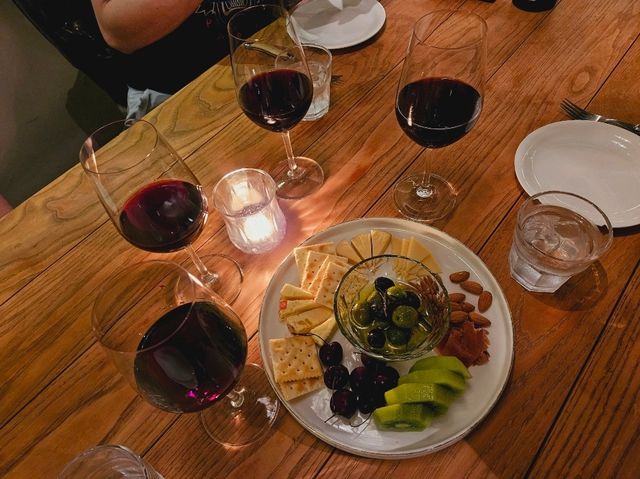 A cozy wine bar at Itaewin, Dear Alice