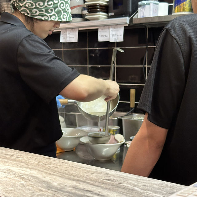 太子拉麵界新貴．泡沫系豚雞白湯