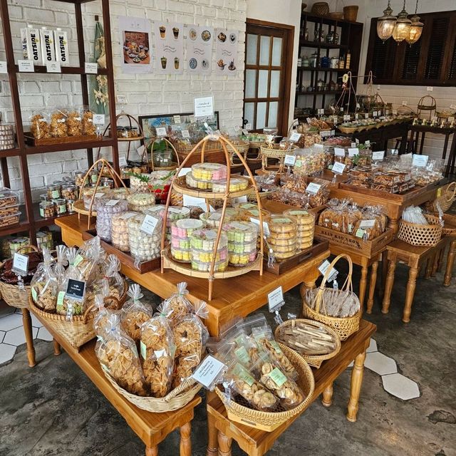 ร้าน บ้านขาวหนม อยุธยา