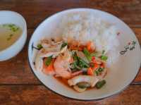 ร้านพี่ตุ๋ย อาหารตามสั่ง ปากเซ ลาวใต้