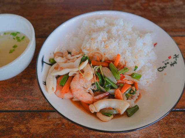 ร้านพี่ตุ๋ย อาหารตามสั่ง ปากเซ ลาวใต้