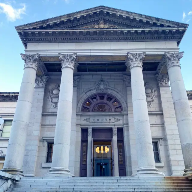 大阪有希臘神殿？欣賞大阪府立中之島圖書館雄偉建築 