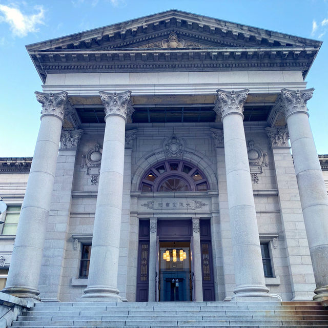 大阪有希臘神殿？欣賞大阪府立中之島圖書館雄偉建築 