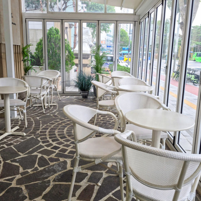 【韓国】石村湖目の前👀シナモンロール専門店☁️