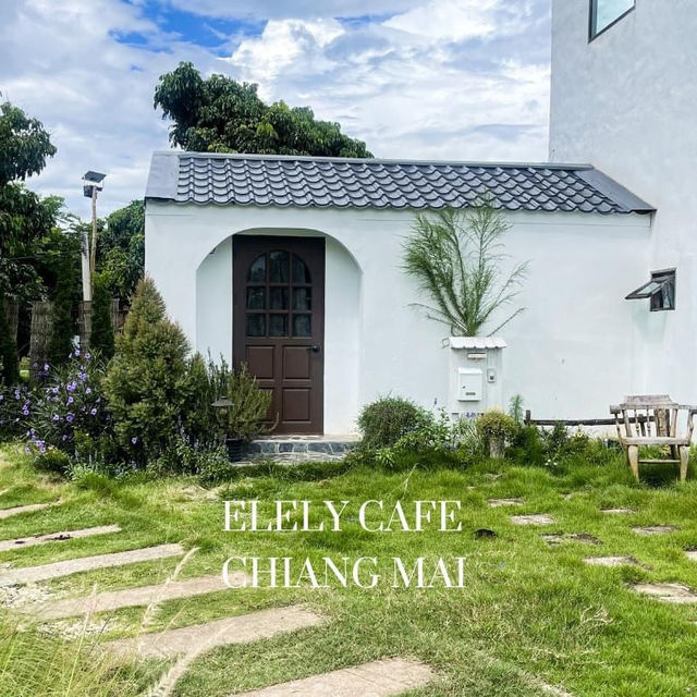 Elely Cafe คาเฟ่มินิมอลท่ามกลางธรรมชาติ