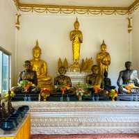 วัดเกาะลอย