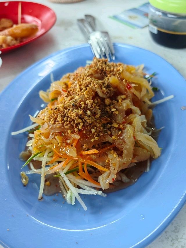 Swee Kang Ais Kacang: A Must-Visit Spot for Kuching Foodies