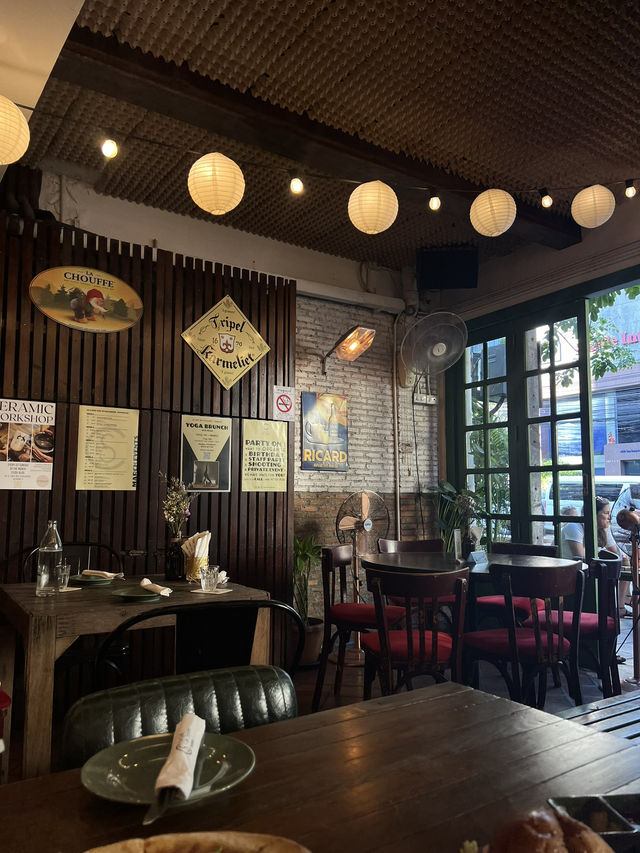 ร้านอาหารสไตล์ฝรั่งเศส ใจกลางสาทร