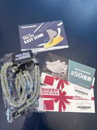 愛上運動後會多咗留意運動鞋嘅舒適度 SKECHERS 全新 Hands Free Slip-ins® 系列 既輕便又舒適，無論做運動定平時出街都啱襯 Slip-ins®嘅設計喺易穿唔易甩，解放雙手 一