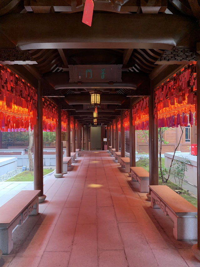 Tranquility Amidst the Bustle: A Morning at Shanghai’s Jade Buddha Temple