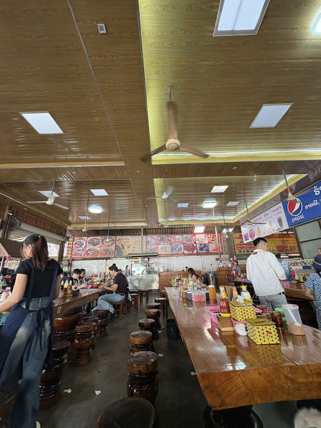ร้านเฝอลานคำ ปากเซ ลาวใต้