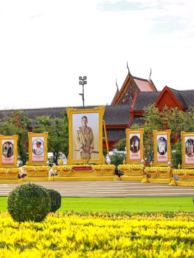  พระเขี้ยวแก้ว  ที่ท้องสนามหลวง