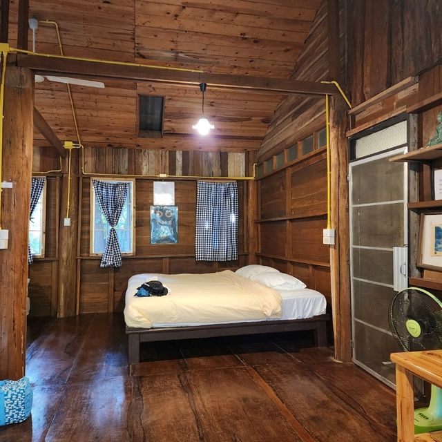 บ้านธารกล่อม 