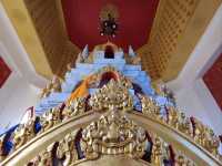 พระบรมธาตุเจดีย์ ตั้งอยู่บนยอดดอยสูงสุดของแม่สลอง