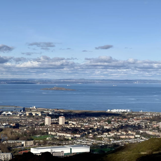 Chasing the Sunset: My Enchanting Hike to Arthur’s Seat in Edinburgh