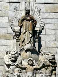 Shrine of Remembrance is a must visit in Melnourne