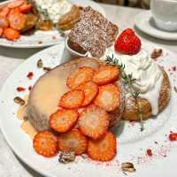 **Perfect Evening Tea Time at Café & Books bibliothèque**