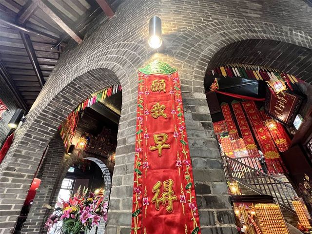 A Lotus-Shaped Temple — Lin Fa Temple of Tai Hang