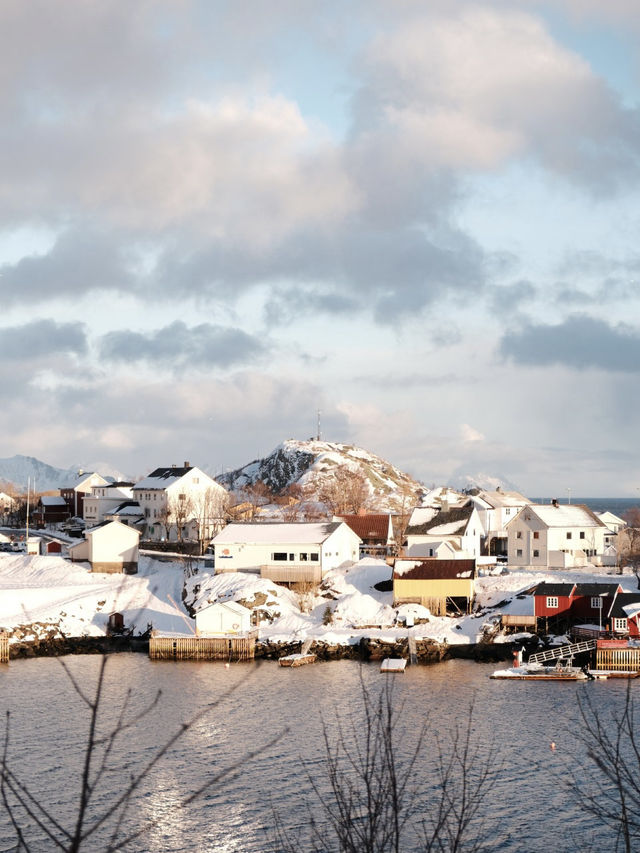 🇳🇴 Winter Magic in Reine: A Colorful Arctic Escape