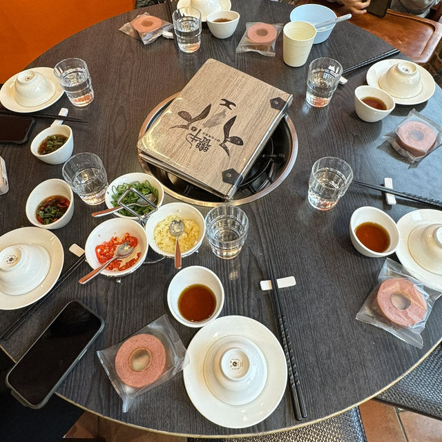 原鄉牧養，台灣牛新鮮直送🐮總是人潮滿滿的好吃的饗牛火鍋🍲