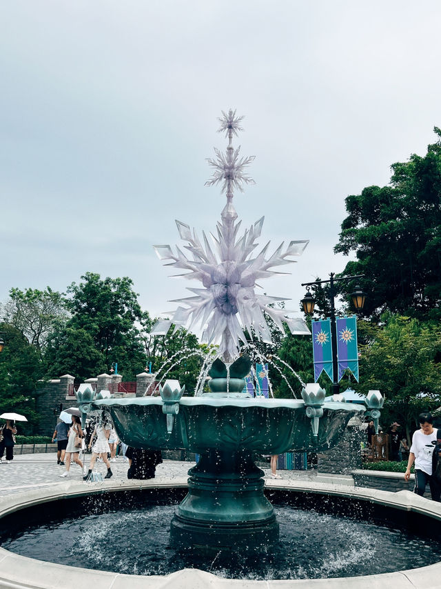 香港迪士尼樂園❄️ 阿德爾港畔餐廳 Golden Crocus Inn