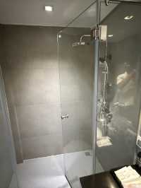 曼谷｜澎蓬站蘇坤逸生活圈 S33酒店性價比極高 對巷就是自助洗衣