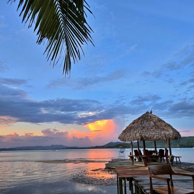 The ruby sea cafe แน่ใจนะว่าอยู่ภูเก็ต!!