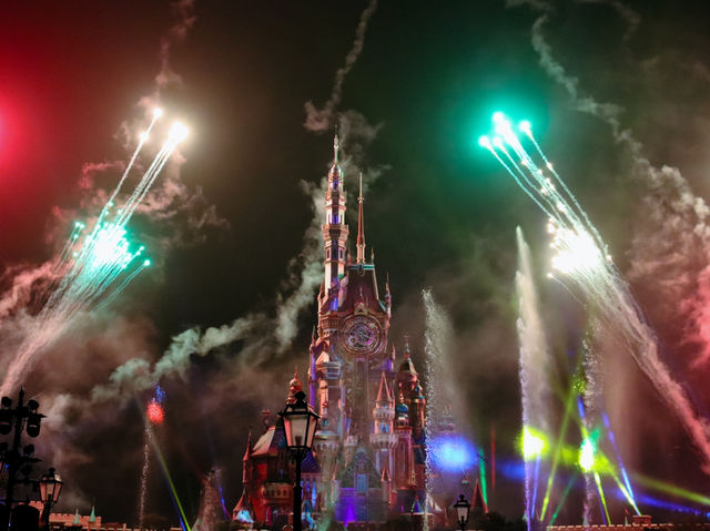 🌙✨ Hong Kong Disneyland at Night