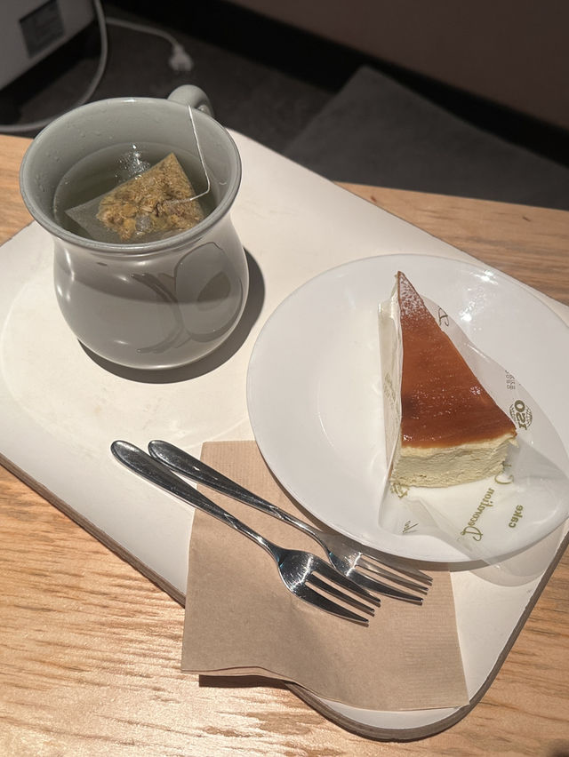 🍯 허니룸카페, 감성 가득한 공간! 🎬🍰