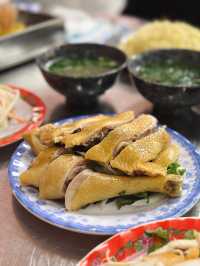 會安Cơm Gà Bà Buội是古城裡的黃金雞飯傳奇