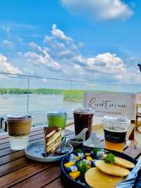River Terrace Rooftop Bar&Cafe