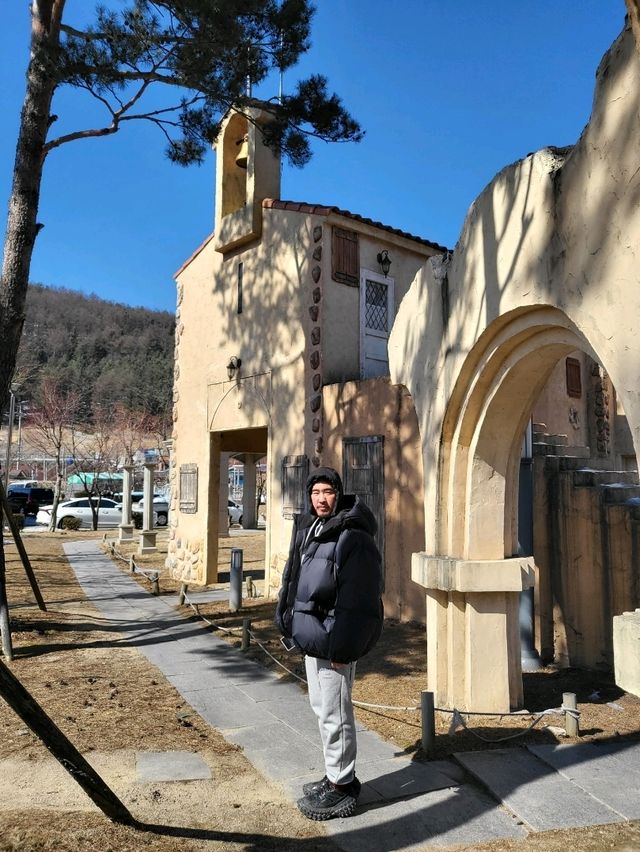작은 태양의후예 세트장이 함께있는 통리파크