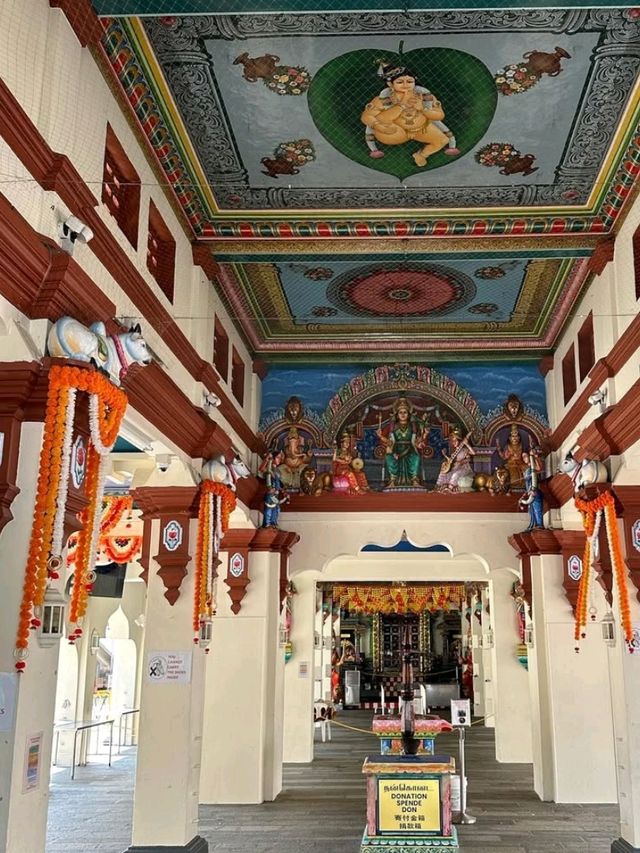🌺Colorful Rhythms & Rich Flavors: Step into Little India, Singapore! 